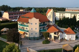 Kép 5/6 - Wellness pihenés nyugodt környezetben Zalakaroson reggelivel (AquaTherm Hotel Zalakaros)