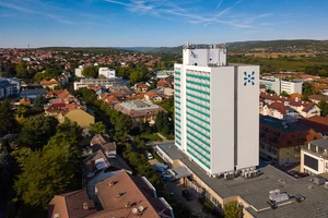 Kép 1/7 - Pihenés a hévízi gyógytó közvetlen szomszédságában (Hunguest Hotel Panoráma Hévíz)