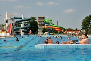 Kép 3/6 - Gyógyuljon a Pápai Várkertfürdőben (4 db teljes árú belépő)