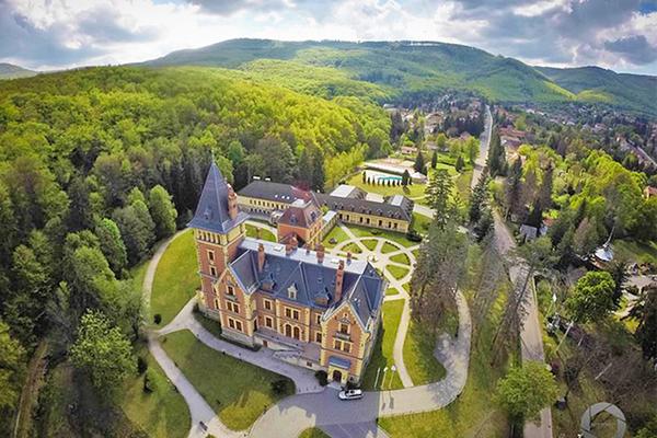 Főúri pompa Parádsasváron (Kastélyhotel Sasvár Resort)