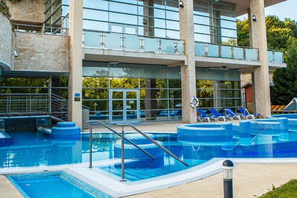 Wellnesseljen a Thermal Hotel Visegrád medencéiben (2 db teljes árú belépő)