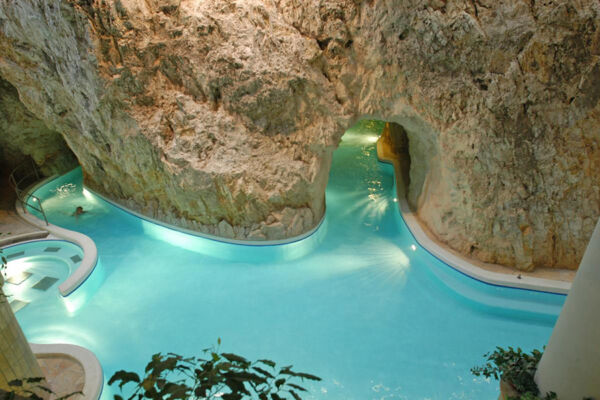Fürdőzzön lélegzetelállító környezetben a Miskolctapolcai Barlangfürdőben (2 db teljes árú belépő)