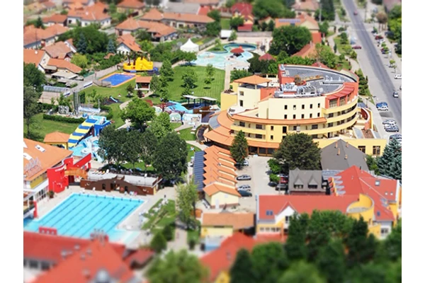 Pancsoljon a Szent Erzsébet Gyógyfürdőben Mórahalmon  (3 db teljes árú belépő)