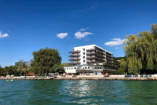 Nyári csobbanás Balatonvilágoson (Világos Hotel Balatonvilágos)